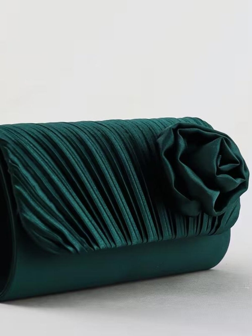 PLEATED GREEN EVENING BAG